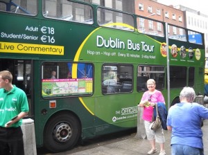 绿色啤酒花啤酒花巴士，都柏林，爱尔兰